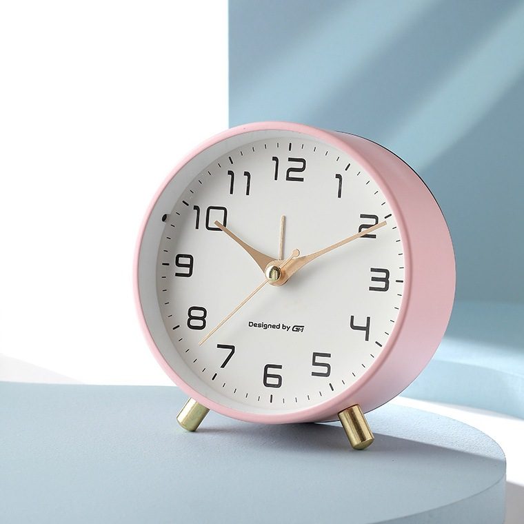 Soreviana Silent Scandinavian Table Clock with Modern Design