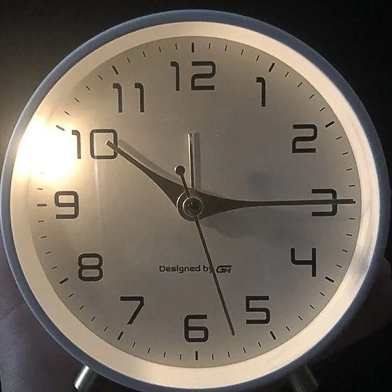 Soreviana Silent Scandinavian Table Clock with Modern Design